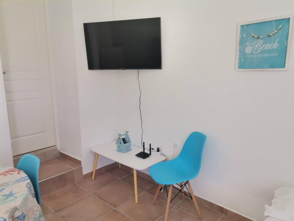 Blue Central Apt 10 Min To The Port/ Wash Machine Lavrion Bagian luar foto