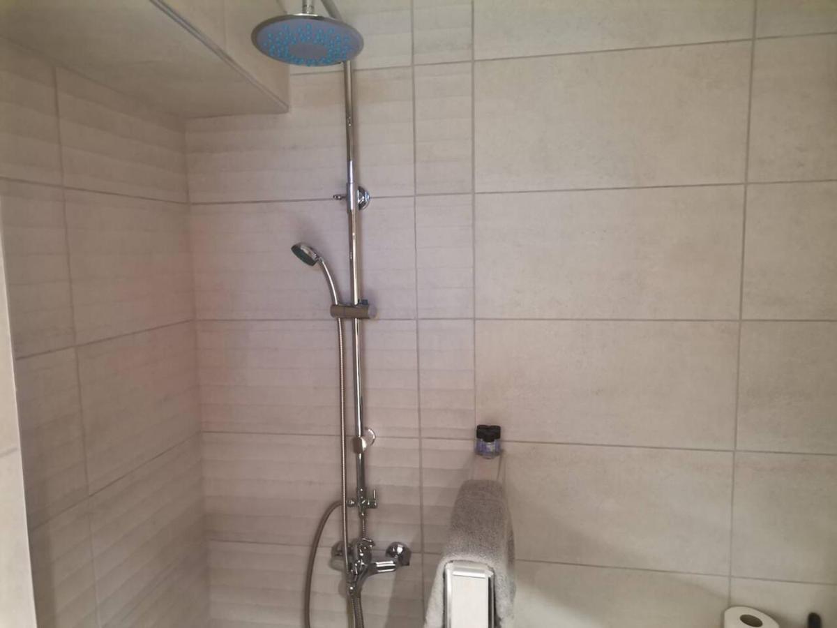 Blue Central Apt 10 Min To The Port/ Wash Machine Lavrion Bagian luar foto