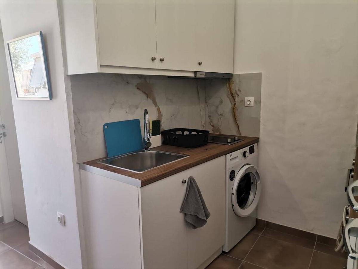 Blue Central Apt 10 Min To The Port/ Wash Machine Lavrion Bagian luar foto